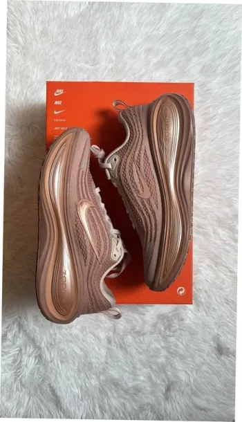 Rose Nike Zoom Vomero Plus Running Shoes d'occasion
