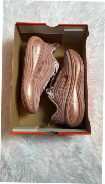 Tweedehands Rose Nike Zoom Vomero Plus bike — afbeelding 10 van 11