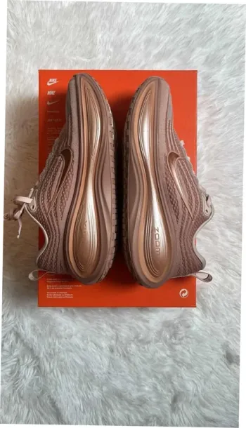 Tweedehands Rose Nike Zoom Vomero Plus bike — afbeelding 6 van 11