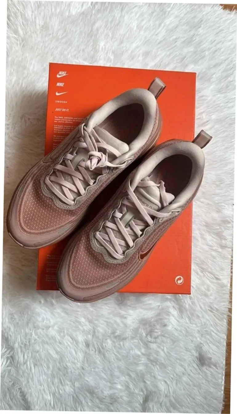 Tweedehands Rose Nike Zoom Vomero Plus bike — afbeelding 4 van 11