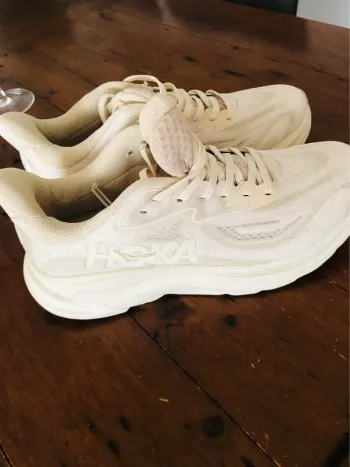 Used Hoka Clifton 10 Running Shoes