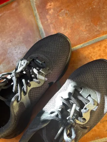 Nike Running Shoes bike usato — immagine 2 di 4