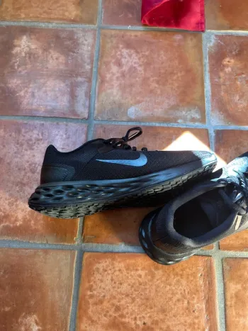 Nike Running Shoes bike usato — immagine 3 di 4