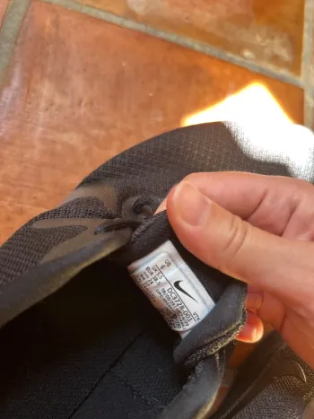 Nike Running Shoes bike usato — immagine 4 di 4