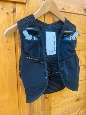 Used Salomon Running Gilet bike — image 2 of 7