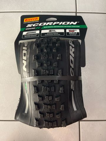 Pirelli Scorpion Enduro R Tyres & Tubes d'occasion