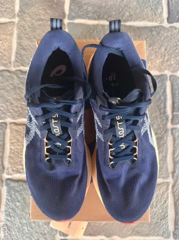 Gebrauchtes Asics Novablast 5 Running Shoes