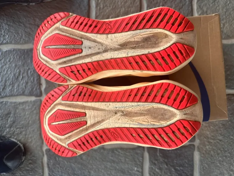 Gebrauchtes Asics Novablast 5 bike — Bild 7 von 7