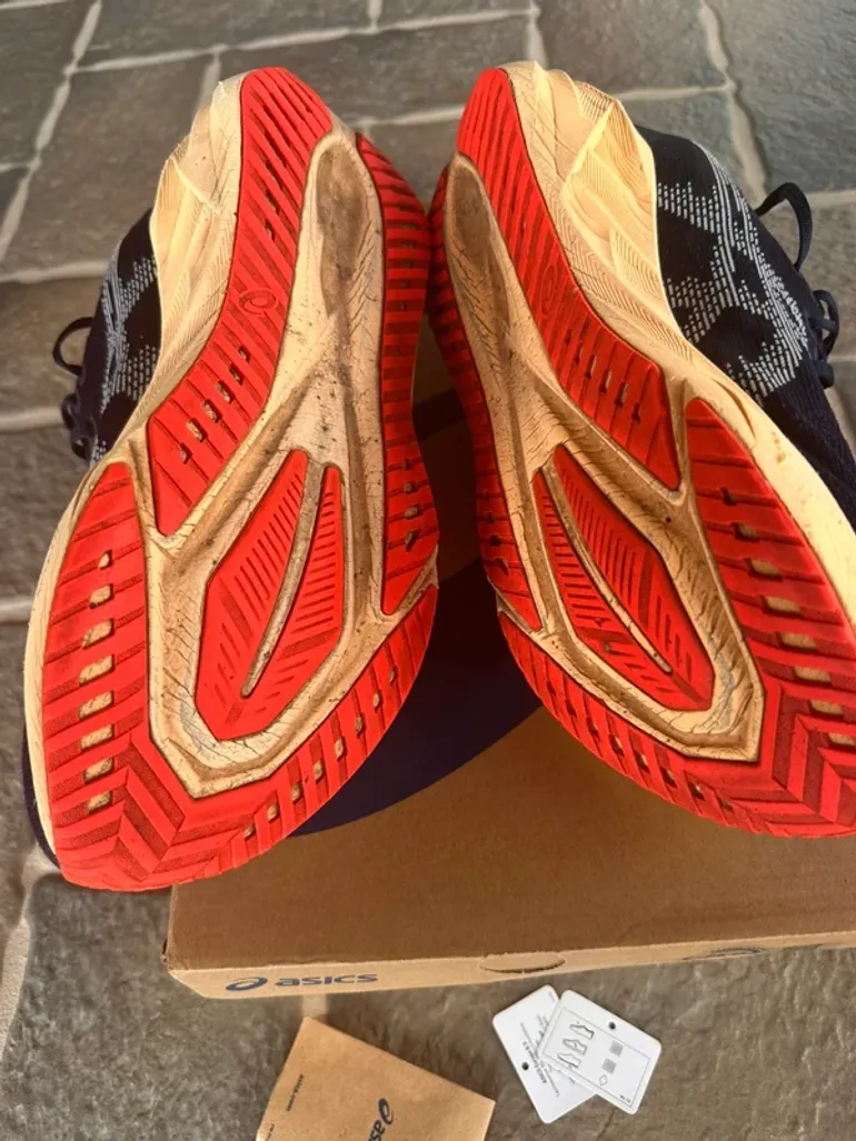 Gebrauchtes Asics Novablast 5 bike — Bild 6 von 7