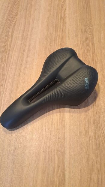 Selle Royal SR Slow Fit Foam Ergonomica Comfort Trekking E-Bike 2024 Saddles & Seatposts usato