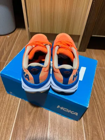Hoka Bondi 9 bike d'occasion — image 2 sur 6