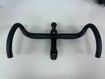 Used Garmin Giant Handlebar + Stem with Mount 2025 Cockpit