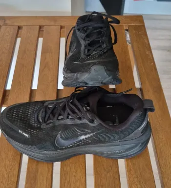 Używany Nike Vomero 18 Running Shoes