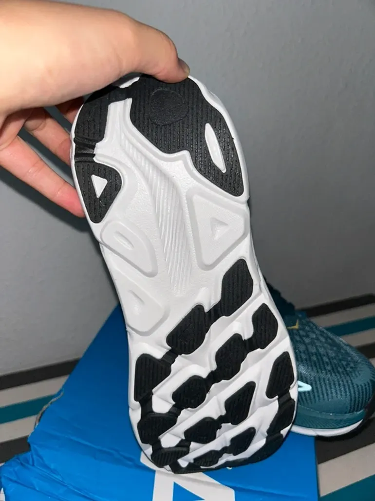 Used Hoka Running Shoes bike — image 3 of 3