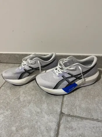 Asics Magic Speed 5 Running Shoes usato