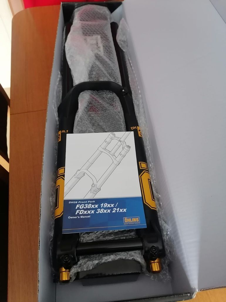 Used Öhlins DH38 m.1 Air TTX18 Fork bike — image 2 of 3