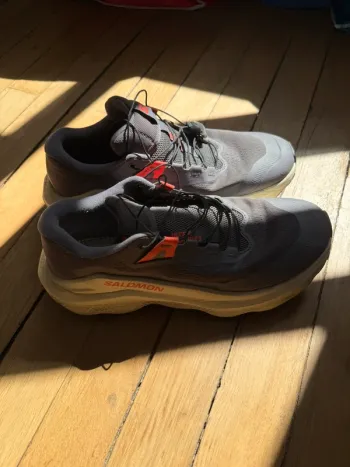 Used Salomon Ultra Glide 3 GTX Running Shoes