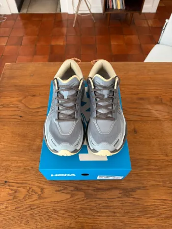 Used Hoka Mafate 5 bike — image 4 of 8