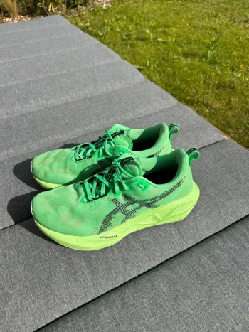 Used Asics Novablast 5 bike — image 2 of 6