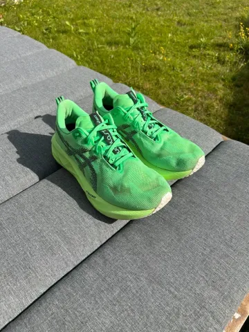 Używany Asics Novablast 5 Running Shoes