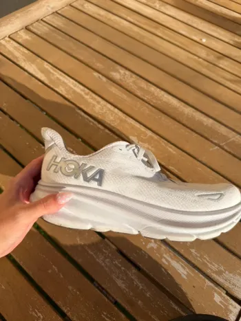 Used Hoka Basket blanche bike — image 2 of 3