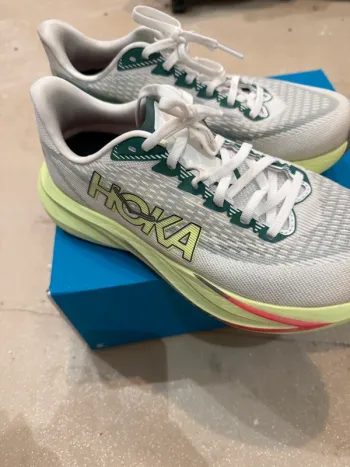 Used Hoka Mach 7 Running Shoes