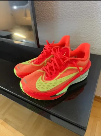 Used Nike Zoom Fly 6 Running Shoes
