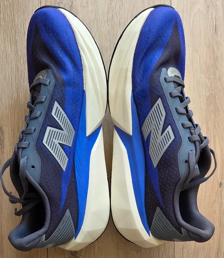 Used New Balance Rebel V5 bike — image 3 of 9