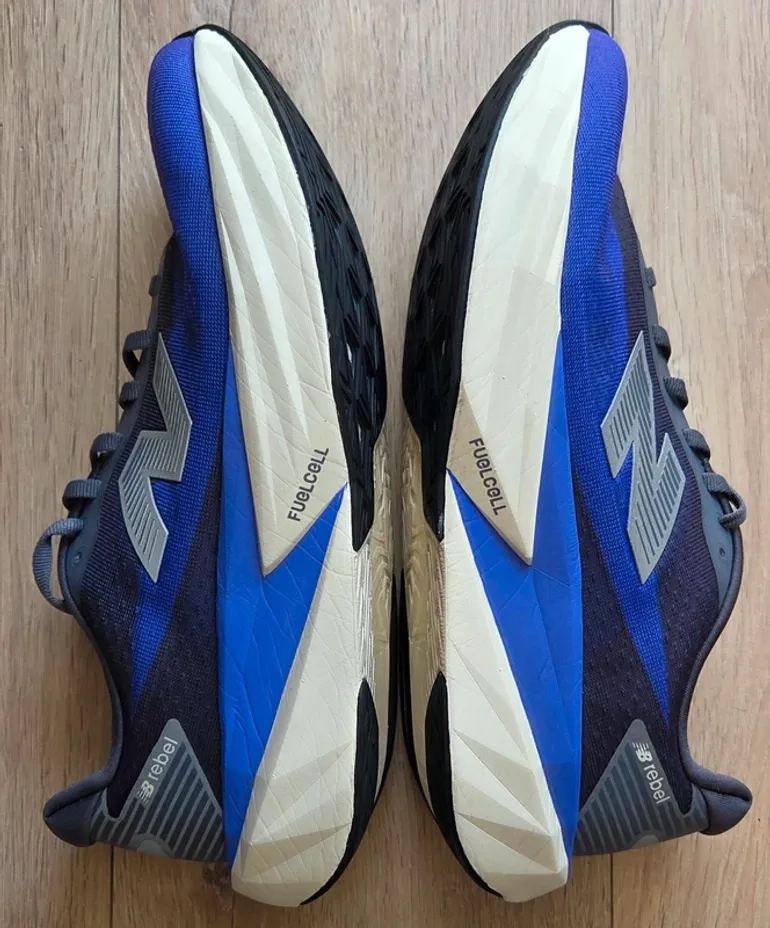 Used New Balance Rebel V5 bike — image 4 of 9