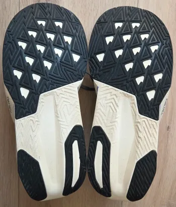 Used New Balance Rebel V5 bike — image 5 of 9