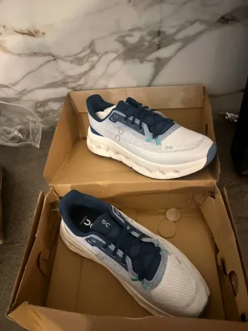 Używany On Running On Chaussures Running Shoes