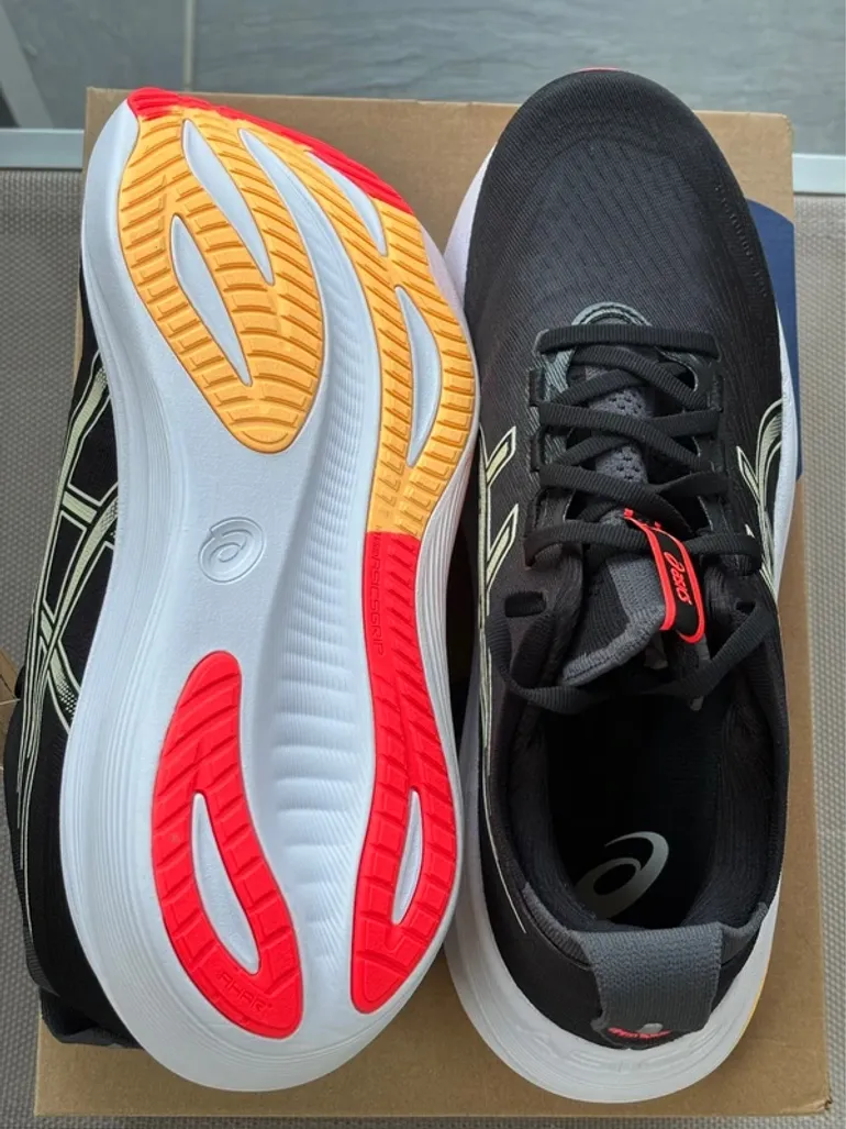 Asics Gel-Nimbus 27 bike usato — immagine 3 di 5