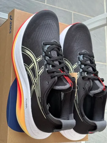 Asics Gel-Nimbus 27 bike usato — immagine 2 di 5