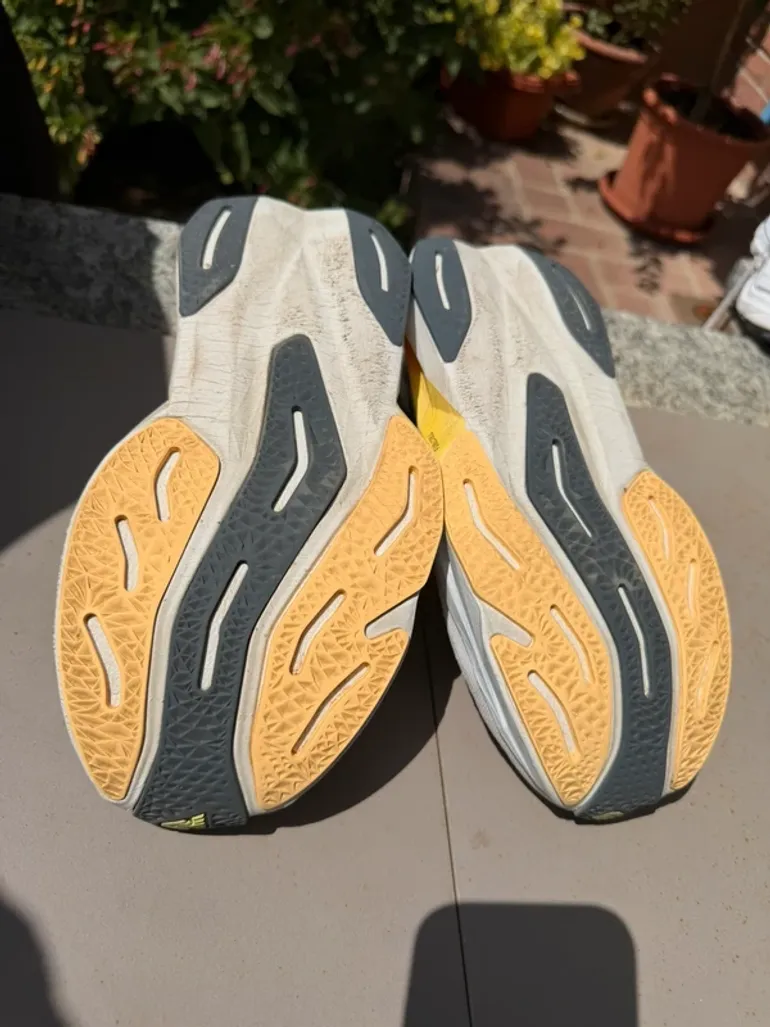New Balance FuelCell Rebel v4 bike usato — immagine 7 di 7
