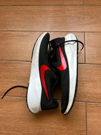 Used Nike Revolution 7 bike — image 5 of 6