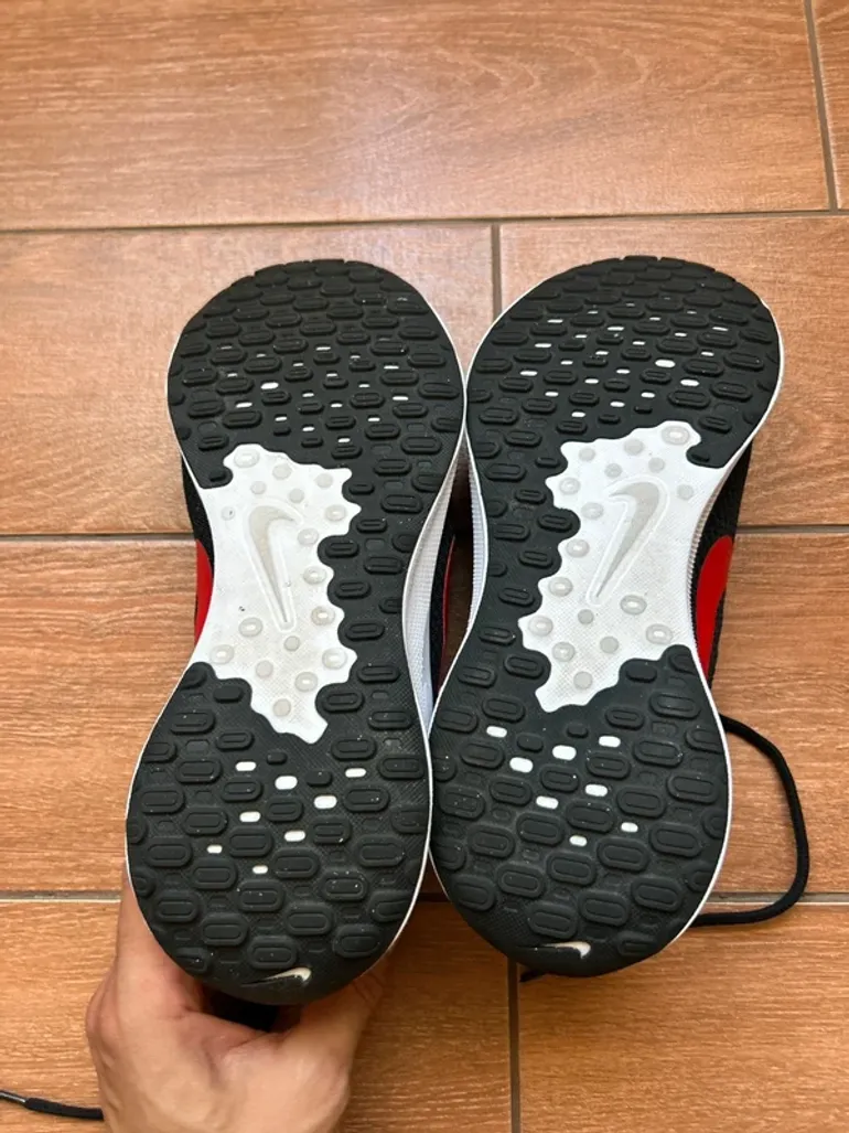 Used Nike Revolution 7 bike — image 3 of 6