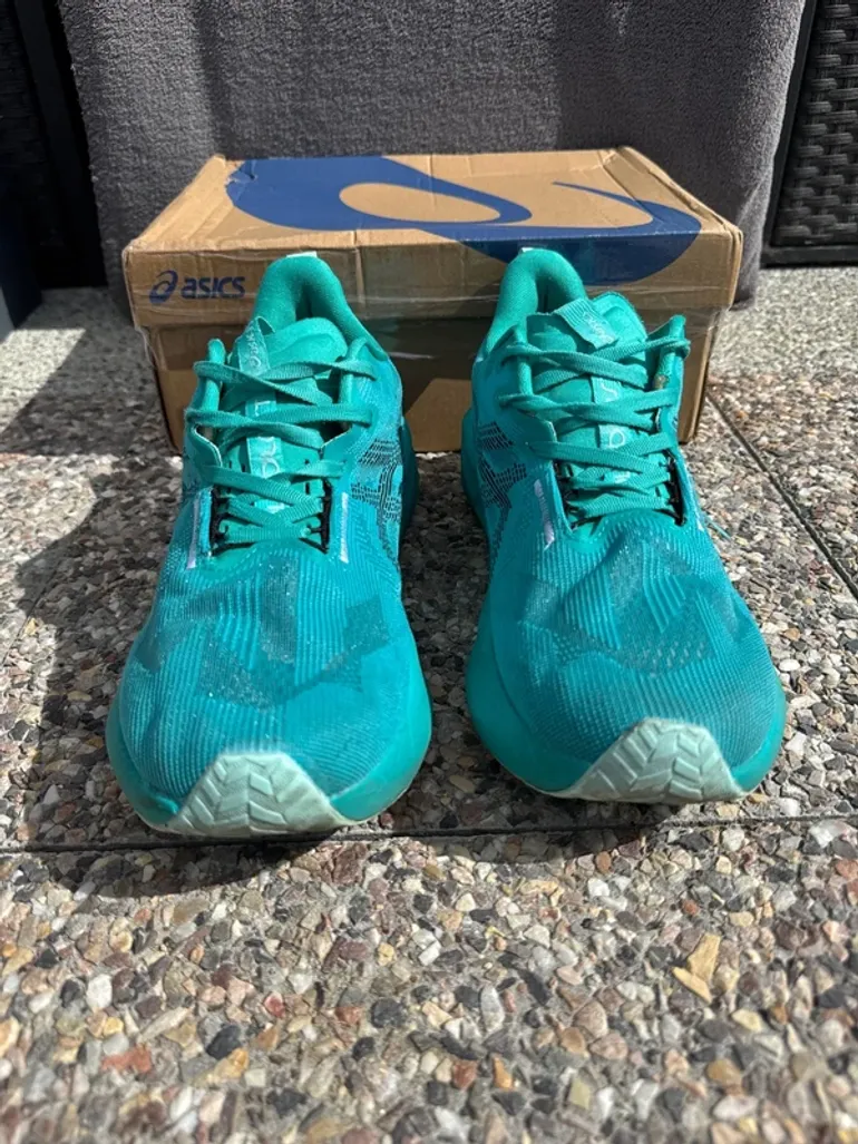 Brugt Asics Novablast 5 bike — billede 3 af 11