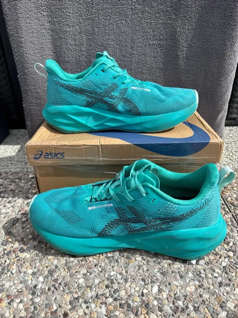 Brugt Asics Novablast 5 bike — billede 2 af 11