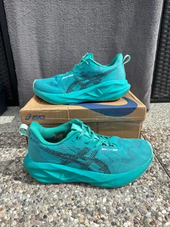 Brugt Asics Novablast 5 Running Shoes