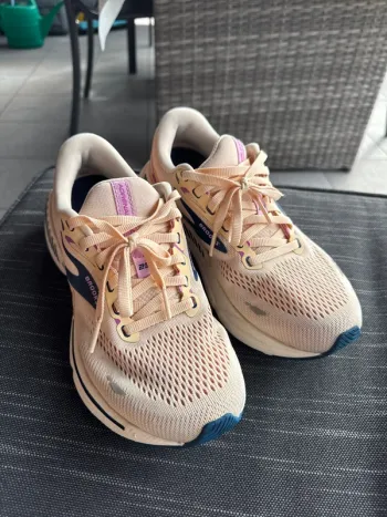 Używany Brooks Adrenaline GTS Running Shoes