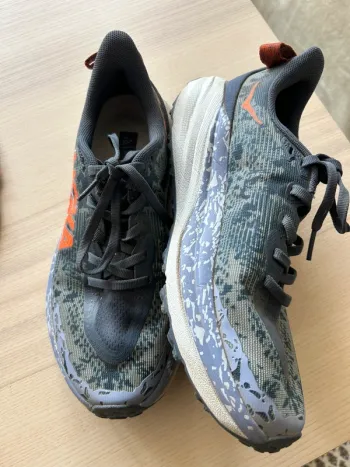 Used Hoka Speedgoat 6 bike — image 3 of 4
