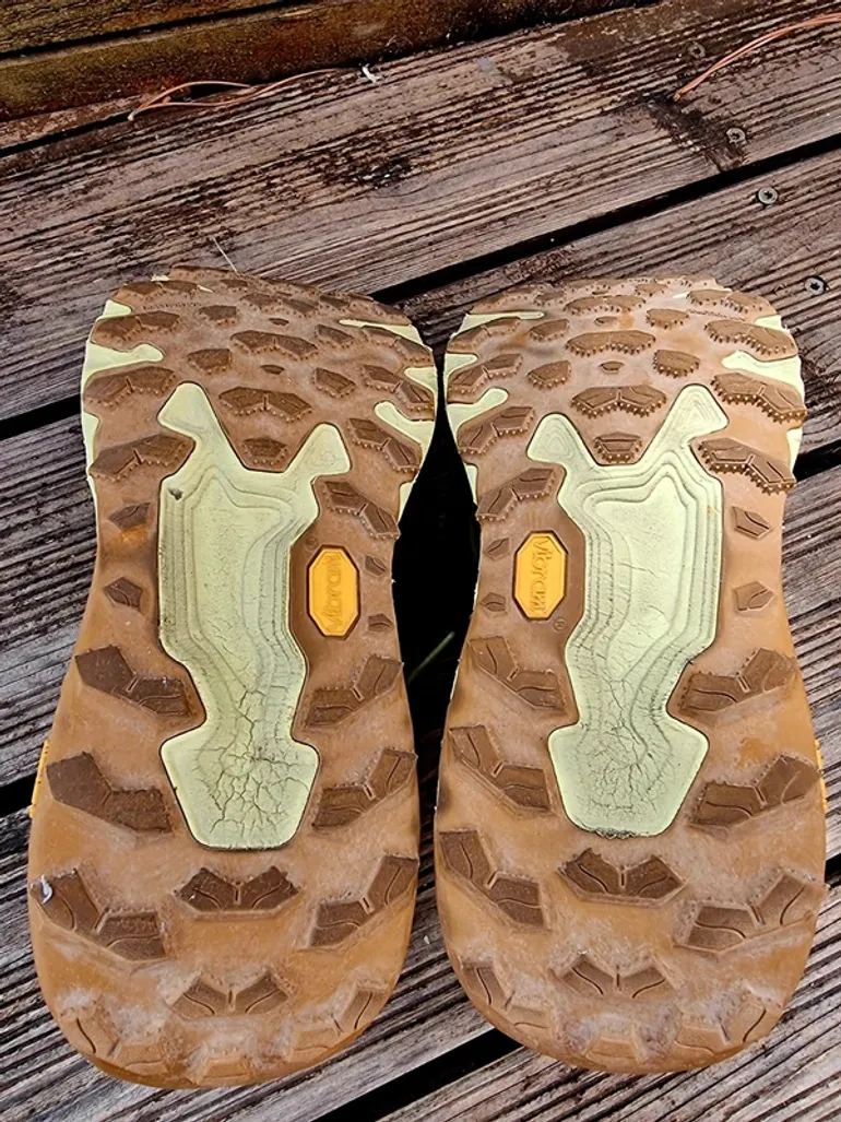 New Balance Hierro V9 bike de segunda mano — imagen 6 de 8