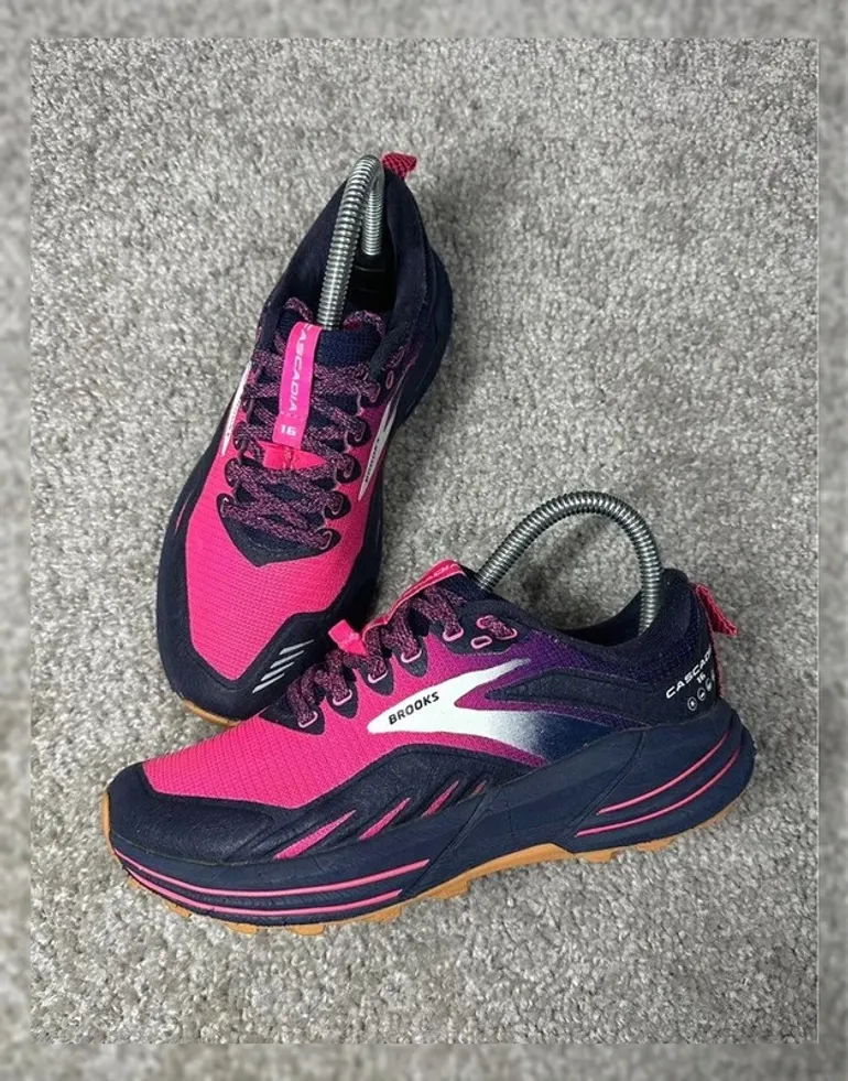 Used Brooks Cascadia 16 bike — image 2 of 11
