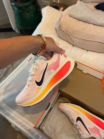 Nike Vomero 18 bike d'occasion — image 2 sur 6