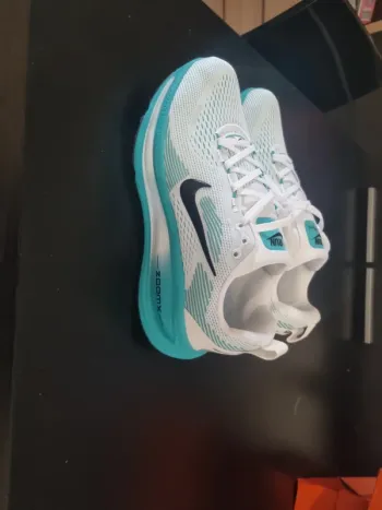 Brugt Nike Vomero 18 Running Shoes