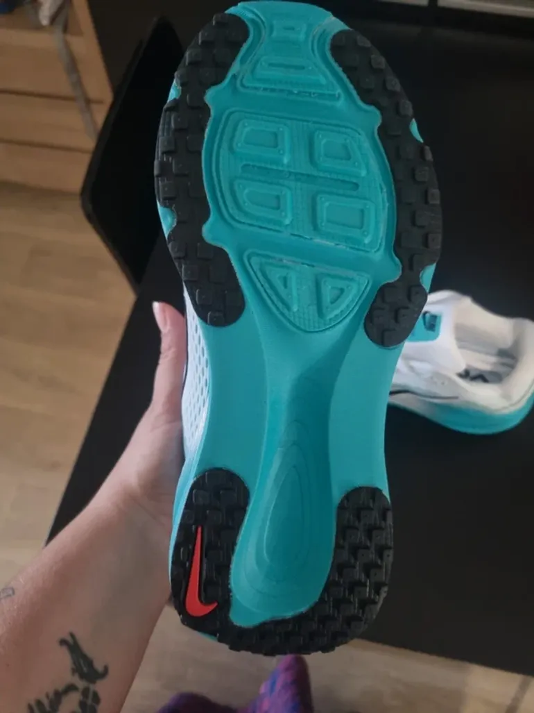 Used Nike Vomero 18 bike — image 5 of 8