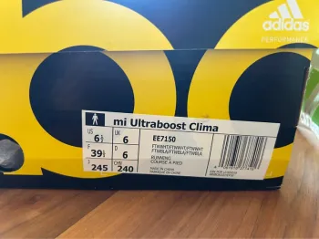 Adidas UltraBoost Clima bike usato — immagine 2 di 5