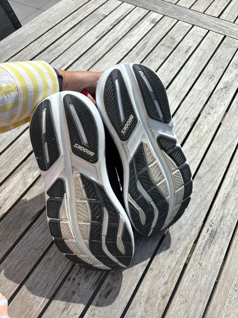 Used Brooks Ghost Max bike — image 8 of 10