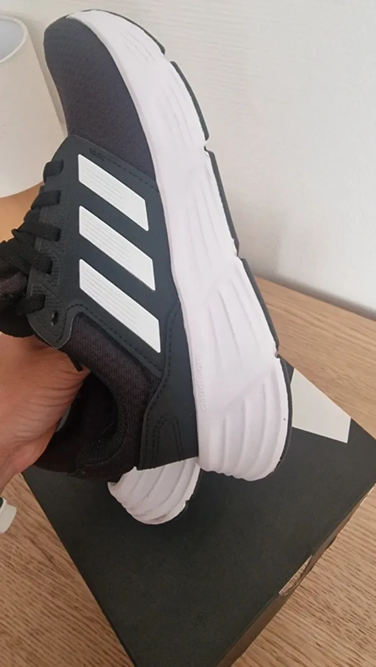 Used Adidas Running Shoes bike — image 3 of 3