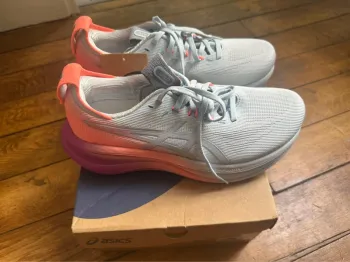 Used Asics Gel-Nimbus 28 bike — image 4 of 6